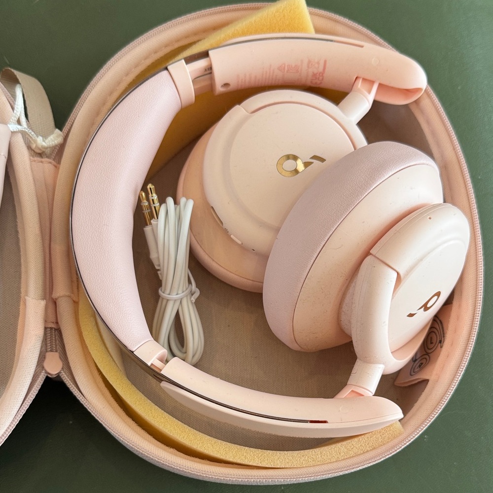 Anker Over-Ear Noise Canceling Headphones in Soft Pink - Picture 4 of 4